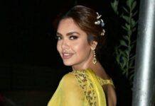 లోదుస్తుల్లో మొత్తం చూపిస్తున్న ఈషా (ఫొటోలతో) Esha Gupta hot bold