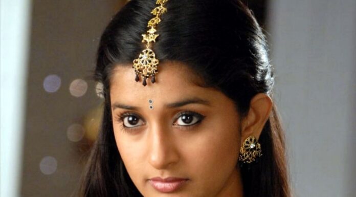 బ్రా లేకుండా మొత్తం చూపించేస్తున్న మీరా జాస్మిన్ (ఫొటోలతో) Meera Jasmine hot bold