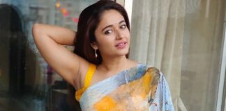 క్లోజప్ లో అందాల విందు చేస్తున్న పూనమ్ బాజ్వా (ఫొటోలతో) Poonam Bajwa hot bold